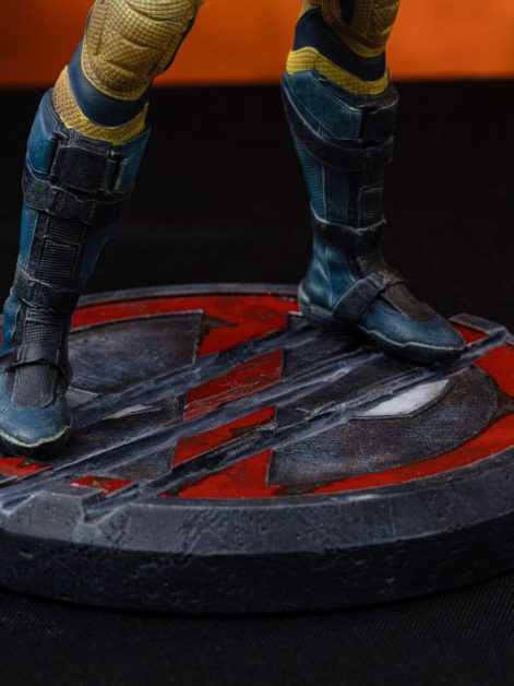 deadpool art scale wolverine and headpool statue ()