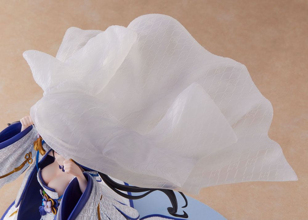is it wrong to try to pick up girls in a dungeon hestia shiromuku ver scale figure ()