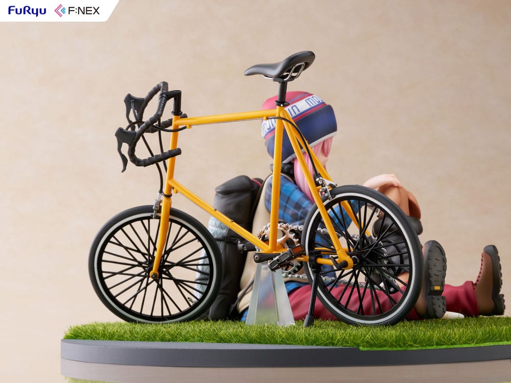 laid back camp nadeshiko kagamihara scale figure ()