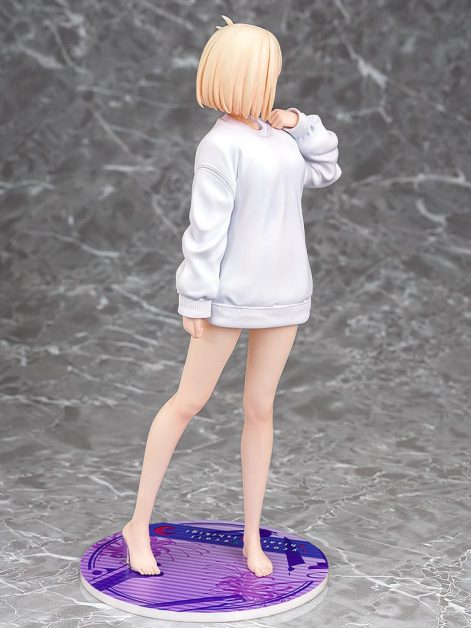 lycoris recoil chisato nishikigi oversized sweatshirt ver scale figure ()
