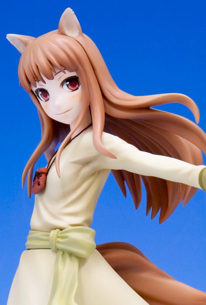 spice and wolf holo scale figure ()