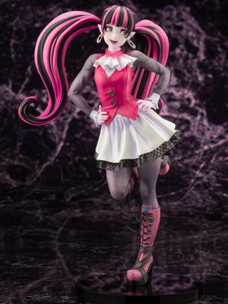 monster high draculaura scale figure ()