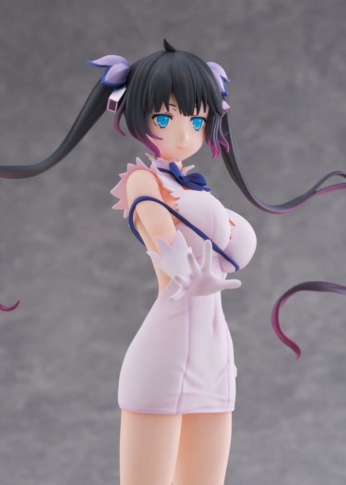 is it wrong to try to pick up girls in a dungeon v hestia divinity unleashed ver scale figure ()