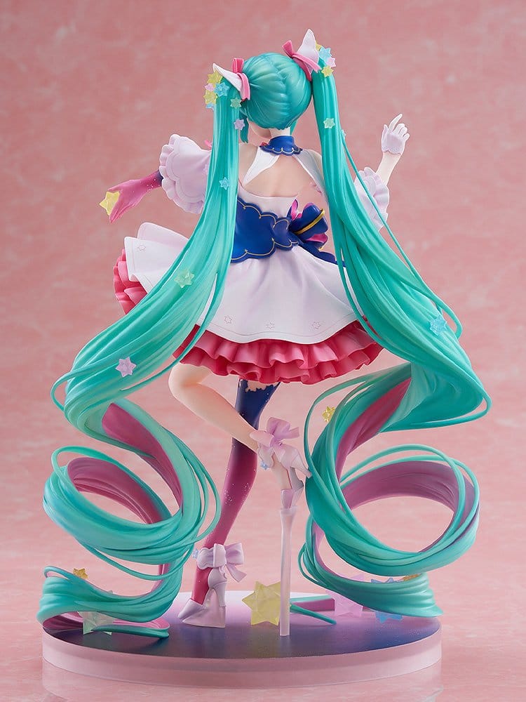 creators collection hatsune miku rosuuri ver scale figure